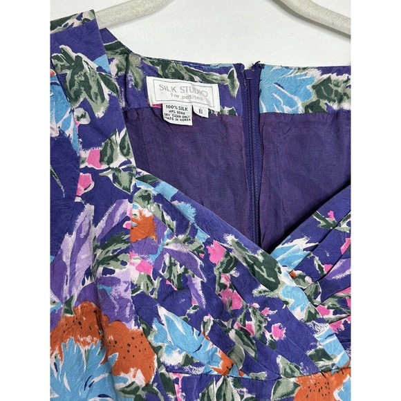 Silk Studio Vintage 100% Silk Purple Floral Sweetheart Short Sleeve Dress Sz 8P - Picture 3 of 4